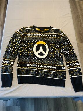 Men’s Crewneck Sweater in Black and Yellow